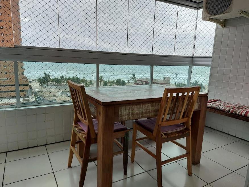 Em Frente A Praia Grande (Santos)