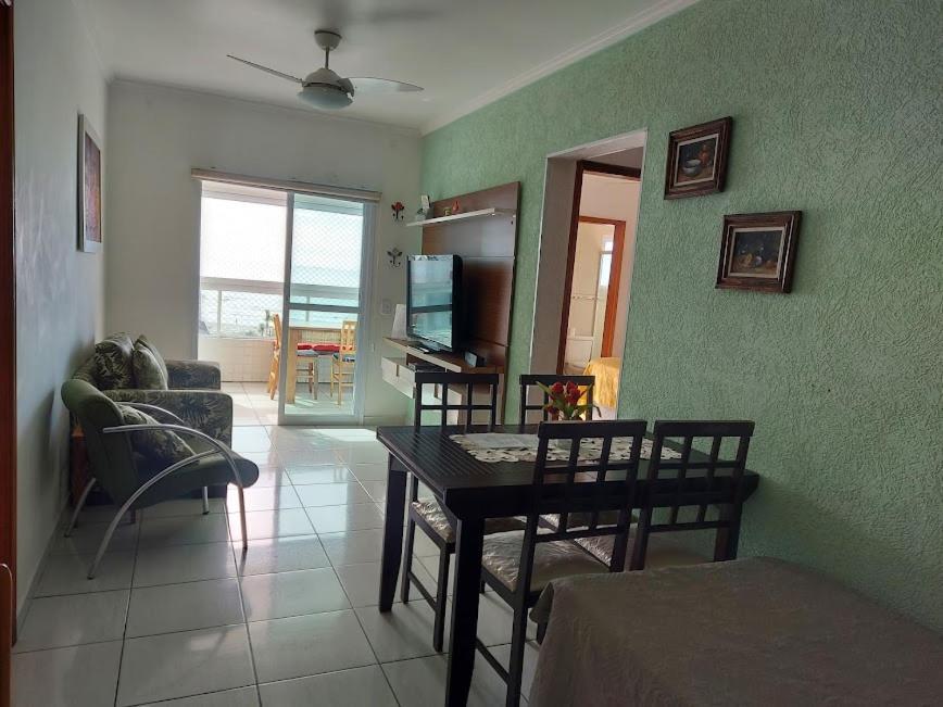 Em Frente A Apartamento Praia Grande (Santos)
